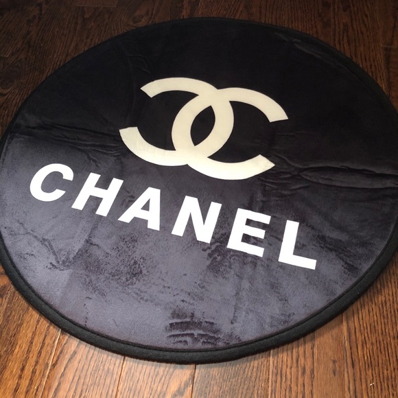 New Black & White Novelty Floor Mats 🤍🖤 - Picture 9 of 14